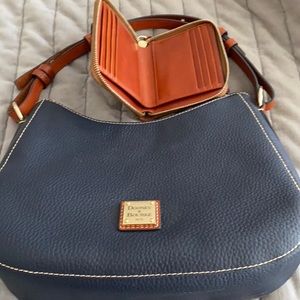 Dooney! Like new set. Fashionable navy/tan combo.